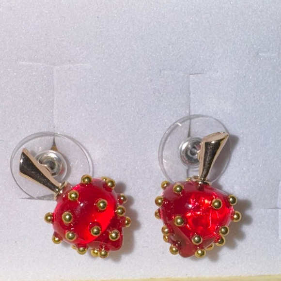 Elegant Red Strawberry Earrings with Gold Accents - Picture 2 of 3